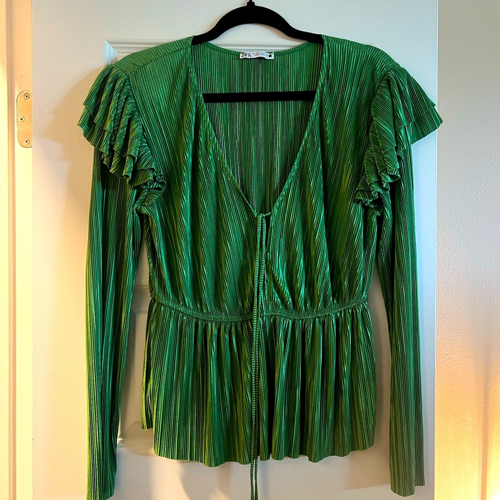 Green shirt Zara